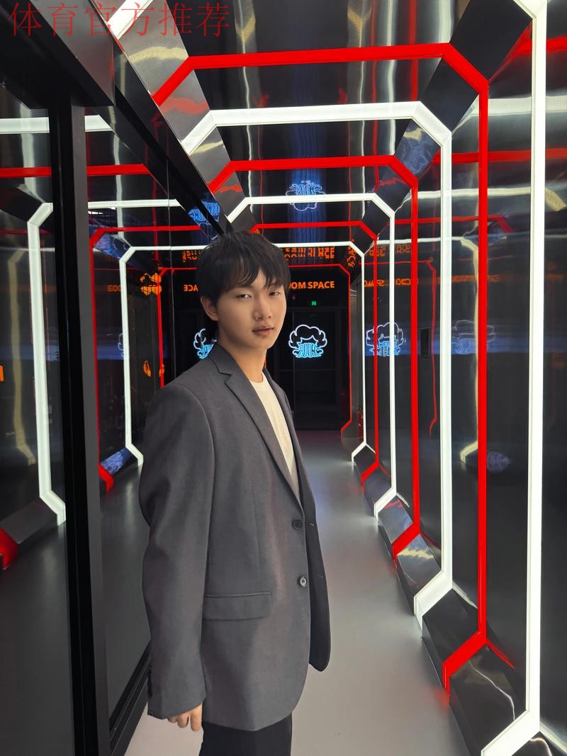 Fly在AG直播：过几天狼队会叫人来帮拍视频，狼队菲姐帮了很多